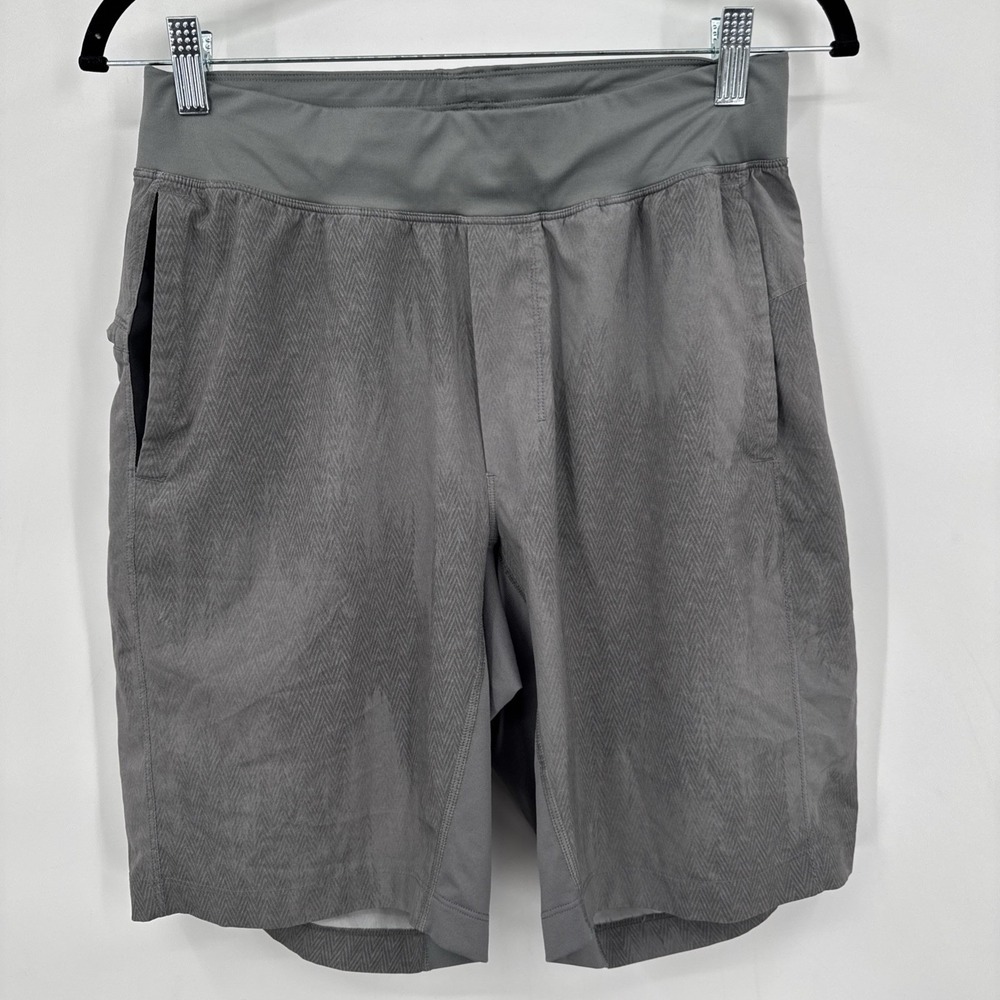 LuLuLemon Men Shorts Unlined Running Gym Gray Pockets Size S See Measurements - Picture 10 of 10